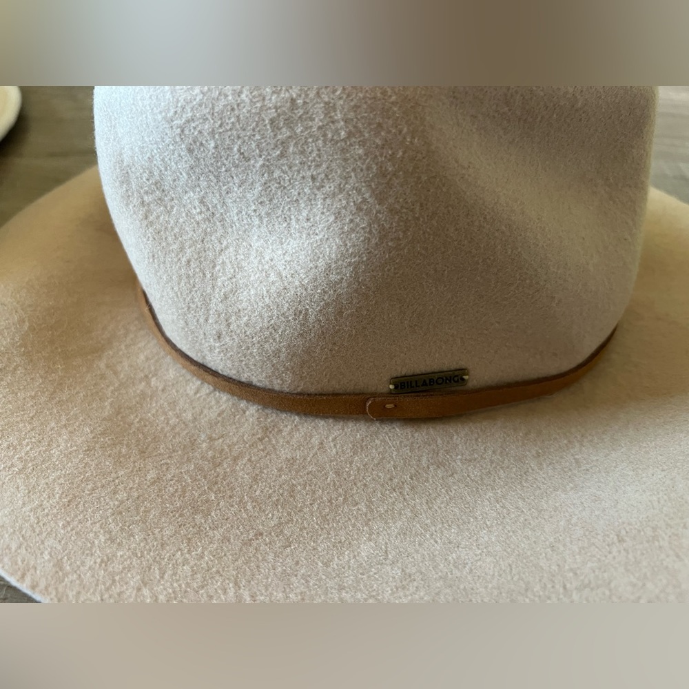 Billabong hat - Picture 2 of 3